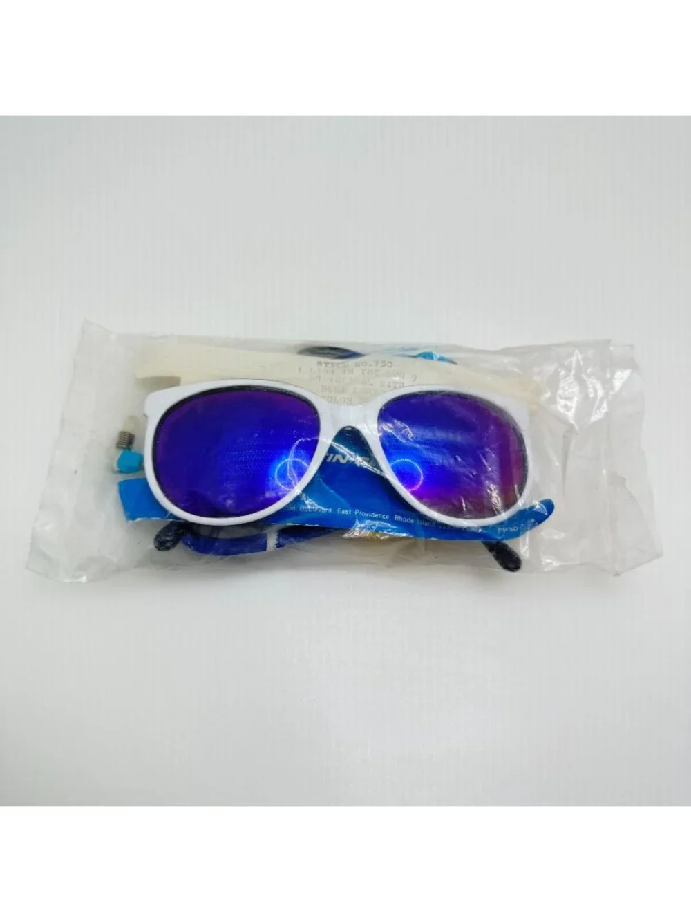 Martin-Copeland Sunglasses Lion In The Sun Style 750 White Teal Color 20 N-9